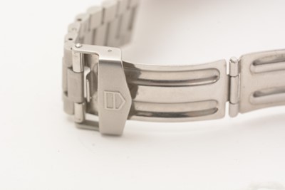 Lot 566 - Tag Heuer: a steel cased automatic wristwatch