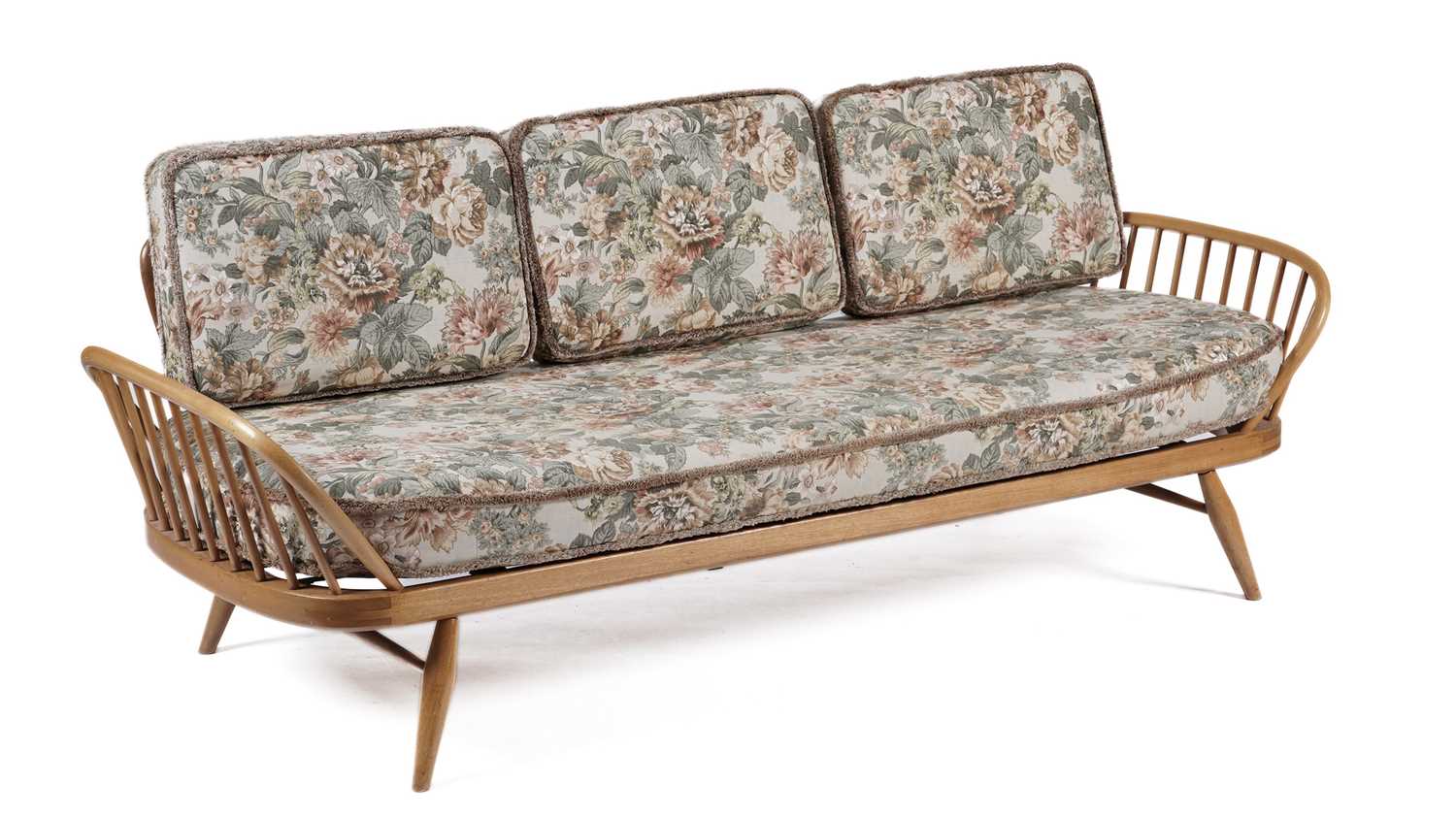 Lot 5 - Ercol: A 'Windsor' No 355 Studio Couch Daybed