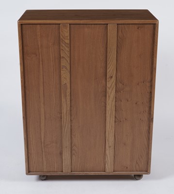 Lot 9 - Ercol Model 469 'Windsor' drinks cabinet/bureau