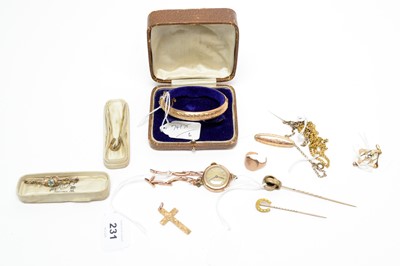 Lot 231 - A 9ct gold watch and gold jewellery