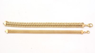 Lot 171 - Two 9ct gold bracelets
