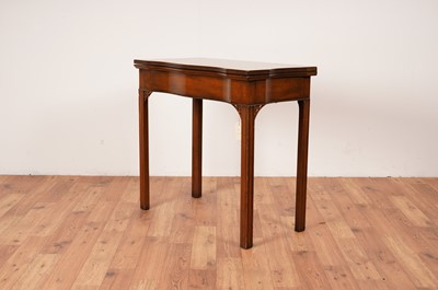 Lot 31 - Kittinger & Buffalo: A Georgian-style mahogany serpentine fronted tea table
