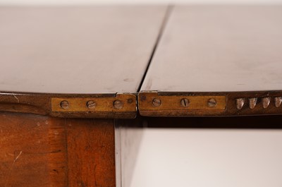 Lot 31 - Kittinger & Buffalo: A Georgian-style mahogany serpentine fronted tea table