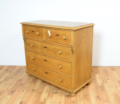 Lot 5 - A 20th Century pine chest of drawers