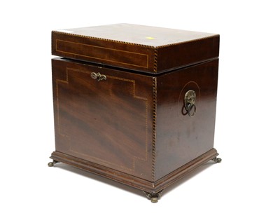 Lot 135 - An Edwardian walnut and banded decanter box