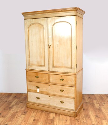 Lot 36 - A 19th Century stripped linen press