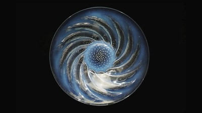 Lot 851 - Lalique 'Poisson' opalescent dish