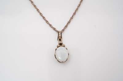 Lot 472 - An opal pendant