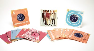 Lot 519 - 20 Rolling Stones and Kinks 7" singles