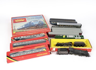 Lot 240 - A collection of Hornby Railways models