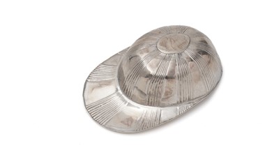 Lot 1557 - A George III 'jockey cap' caddy spoon