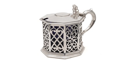 Lot 195 - An early Victorian mustard pot