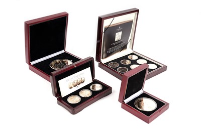 Lot 401 - A collection of Royal Commemorative and other coins