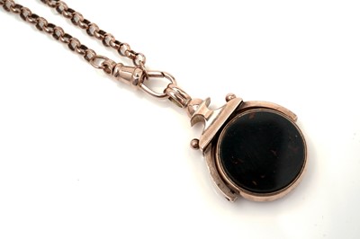 Lot 443 - An Edwardian 9ct gold swivel fob on chain