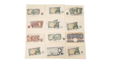 Lot 271 - A collection of Queen Elizabeth Bank on England bank notes