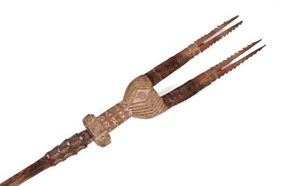 Lot 900 - An Admiralty Islands spear