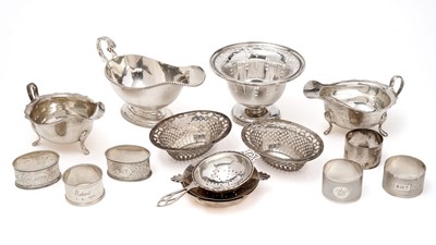Lot 164 - Miscellaneous small silver
