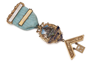 Lot 761 - A 9ct yellow gold and enamel Masonic medal