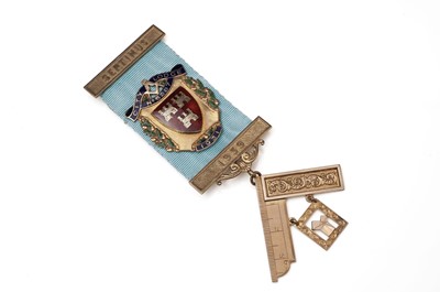 Lot 765 - A 9ct yellow gold and enamel Masonic medal