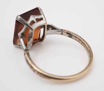 Lot 535 - A citrine ring