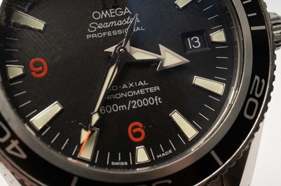 Lot 1014 - Omega Seamaster Professional Planet Ocean: a stainless steel cased automatic wristwatch