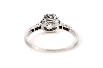 Lot 1189 - An early 20th Century diamond solitaire ring