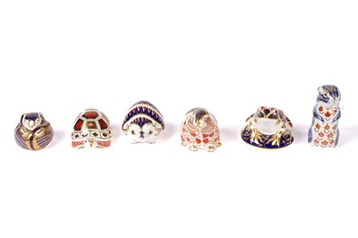 Lot 273 - A collection of Royal Crown Derby decorative ceramic animal paperweights