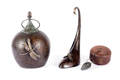 Lot 920 - Dale Leakey Bronze Source II Bell
