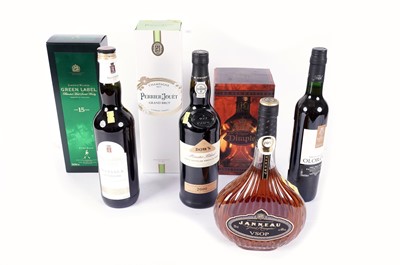 Lot 220 - A selection of bottles of alcohol