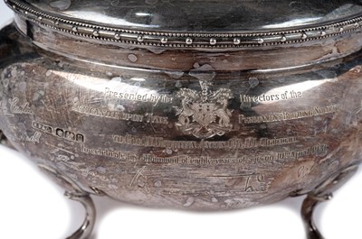 Lot 1466 - A George V silver teapot
