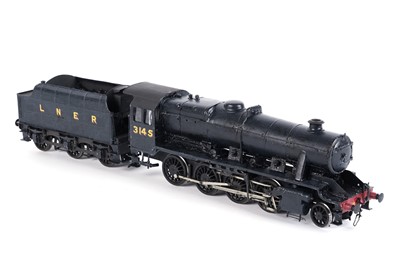 Lot 72 - A metal kit-built 0-gauge 2-8-0 locomotive and six-wheel tender