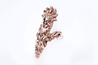 Lot 602 - A 9ct gold ring of Neoclassical influence