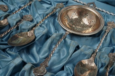 Lot 1413 - A late 19th/early 20th Century teaspoons; and other items