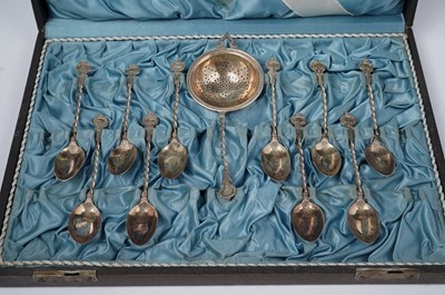Lot 1413 - A late 19th/early 20th Century teaspoons; and other items