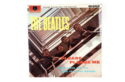 Lot 555 - The Beatles - Please Please Me LP