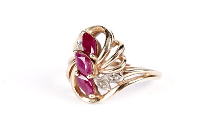 Lot 524 - A ruby dress ring