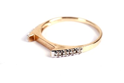 Lot 541 - A selection of gold and other rings