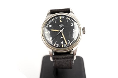 Lot 1009 - Smiths: a stainless steel cased British Military issue wristwatch