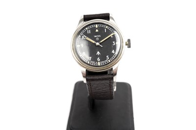 Lot 1009 - Smiths: a stainless steel cased British Military issue wristwatch