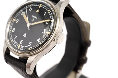 Lot 1009 - Smiths: a stainless steel cased British Military issue wristwatch