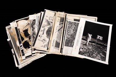 Lot 1399 - NASA Apollo 11 1969 moon landing press photographs