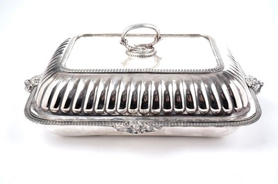 Lot 1388 - A pair of Old Sheffield plated entrée dishes and covers