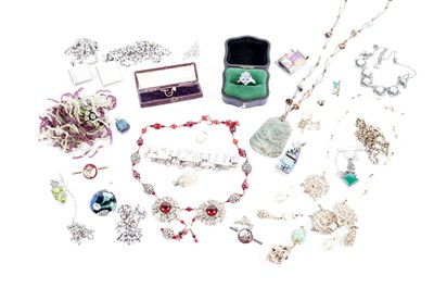 Lot 839 - A collection of costume jewellery