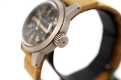 Lot 1031 - Bulova: a U.S. Military issue stainless steel cased wristwatch