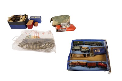 Lot 196 - ﻿A Hornby Dublo and Meccano electric train set and accessories