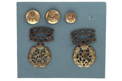 Lot 257 - Flying Corps interest buttons and badges; and other badges