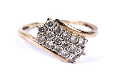 Lot 33 - A diamond dress ring