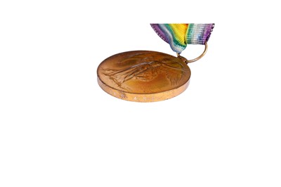 Lot 153 - A group of First World War General Service medals; and other items