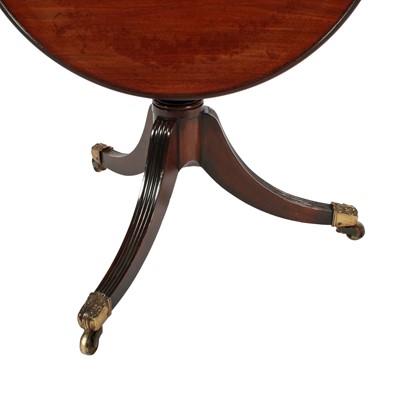 Lot 83 - A Regency mahogany two-tier drop leaf dumb waiter