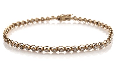 Lot 156 - A diamond tennis bracelet